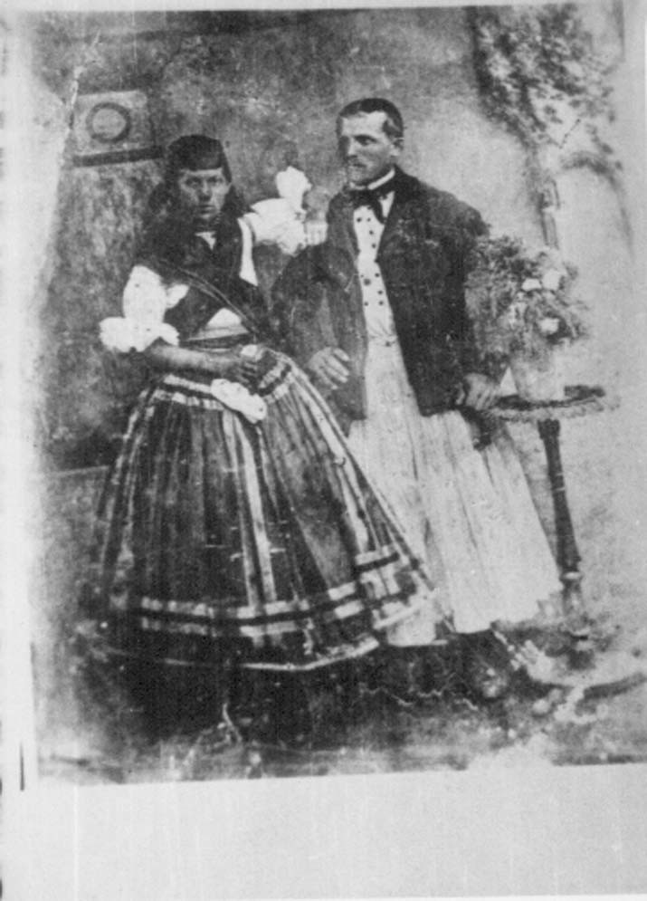 1980 körüli viselet, Fekete Sándor és felesége (Rippl-Rónai Múzeum CC BY-NC-ND)