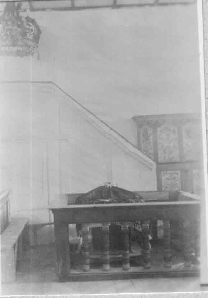 A szennai református templom belseje /Úrasztala, szószék/ (Rippl-Rónai Múzeum CC BY-NC-ND)