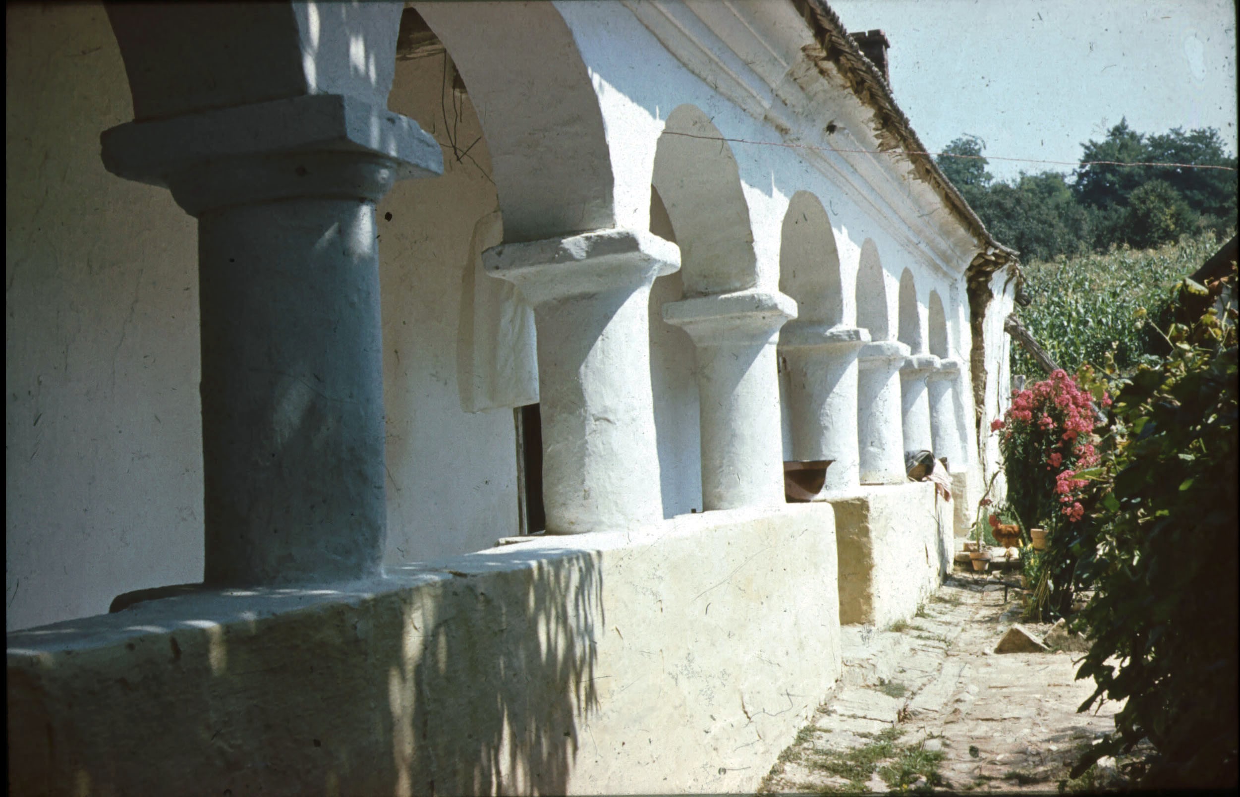 Andocs, íves-félpilléres lakóház tornáca (Rippl-Rónai Múzeum CC BY-NC-ND)