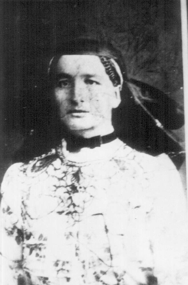 Asszonyviselet 1910 körül (Rippl-Rónai Múzeum CC BY-NC-ND)