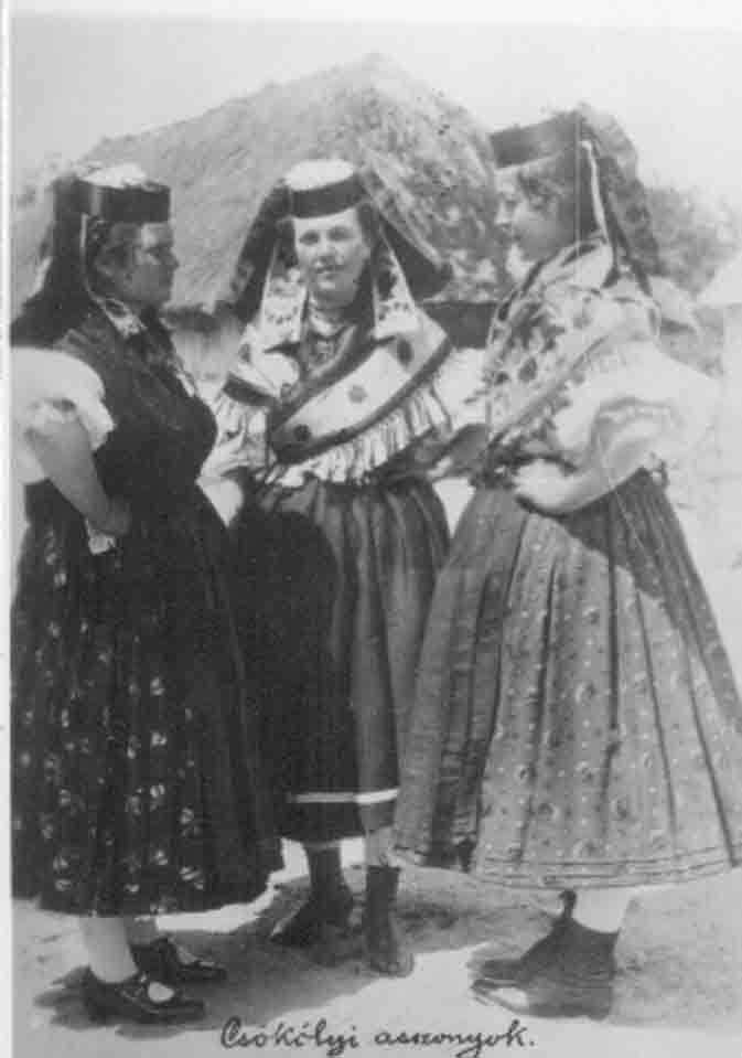 Csökölyi menyecskék, középen Kisné, Vajda Katica (Rippl-Rónai Múzeum CC BY-NC-ND)