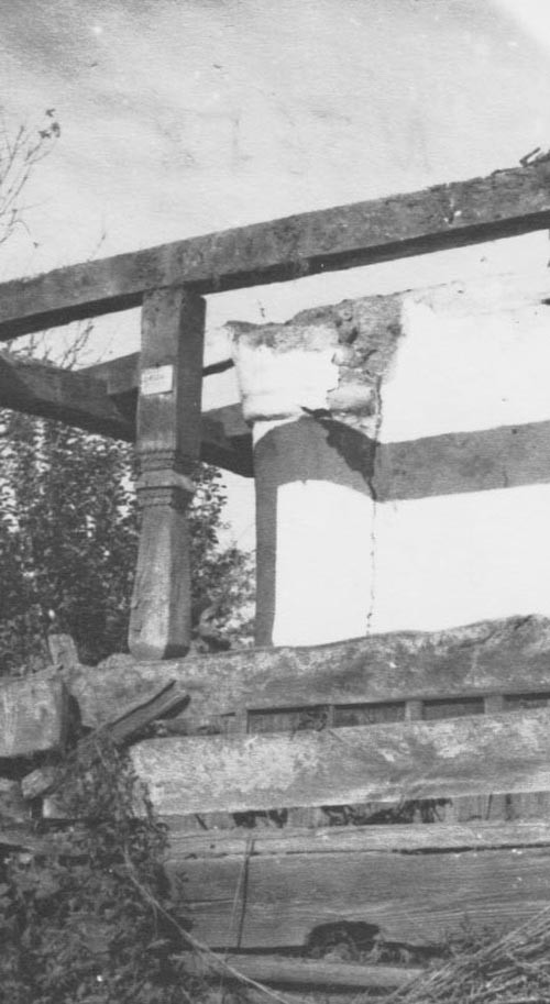 Falazott oszlop a DNy - i sarkon, nézet DK (Rippl-Rónai Múzeum CC BY-NC-ND)