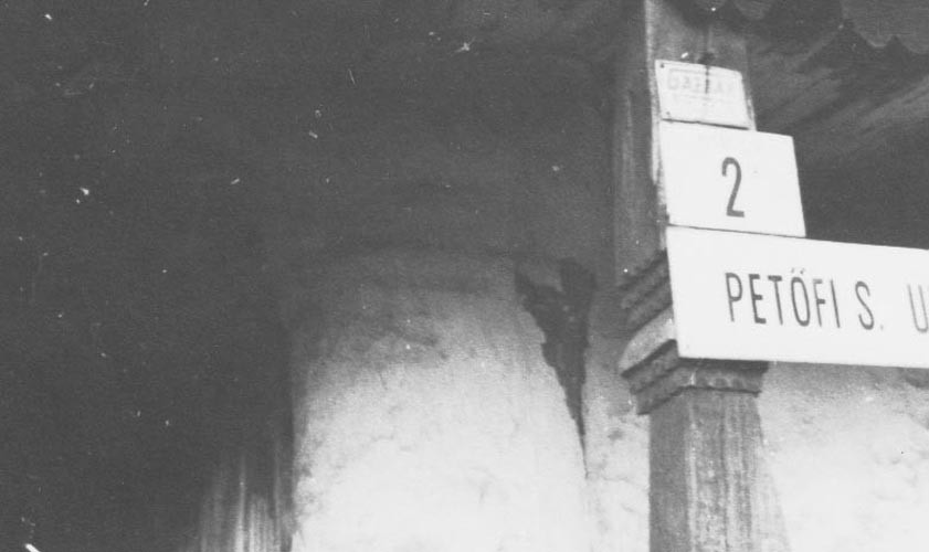 Falazott oszlop a DNy - i sarkon. Nézet DNy - ról (Rippl-Rónai Múzeum CC BY-NC-ND)