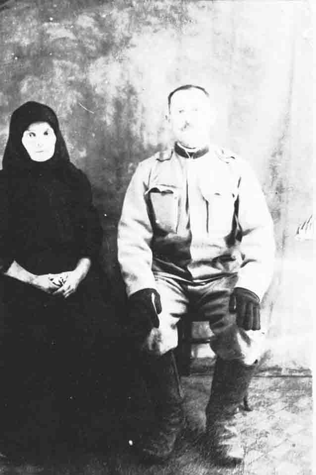 Idős asszony és férfi az I. világháború idején (Rippl-Rónai Múzeum CC BY-NC-ND)