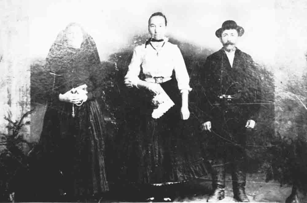 Ifj. /Csendes/ Sziládi Ferenc és családja 1910 körüli időből (Rippl-Rónai Múzeum CC BY-NC-ND)