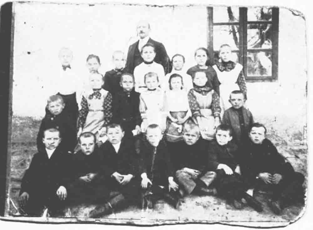 Iskolások 1920 körül (Rippl-Rónai Múzeum CC BY-NC-ND)