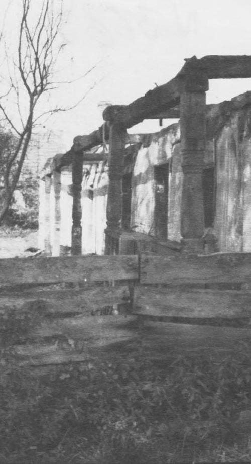 Lakóház bontása. Ny - i homlokzat nézete DNy - ról (Rippl-Rónai Múzeum CC BY-NC-ND)