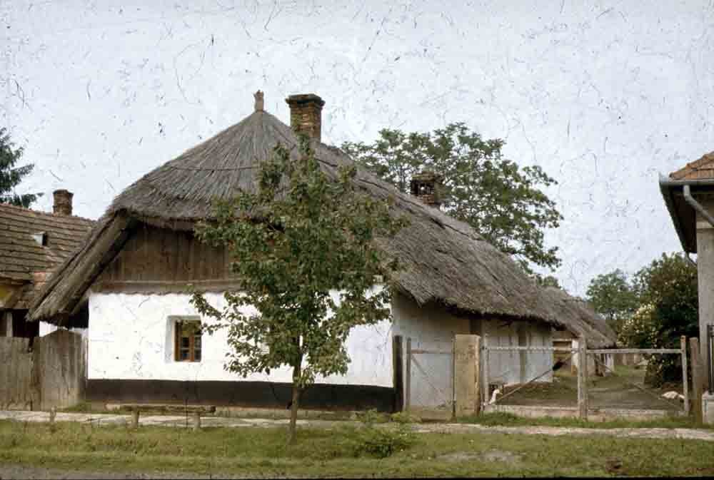 Nádfedeles tömésház (szoba, konyha, kamra, istálló) (Rippl-Rónai Múzeum CC BY-NC-ND)