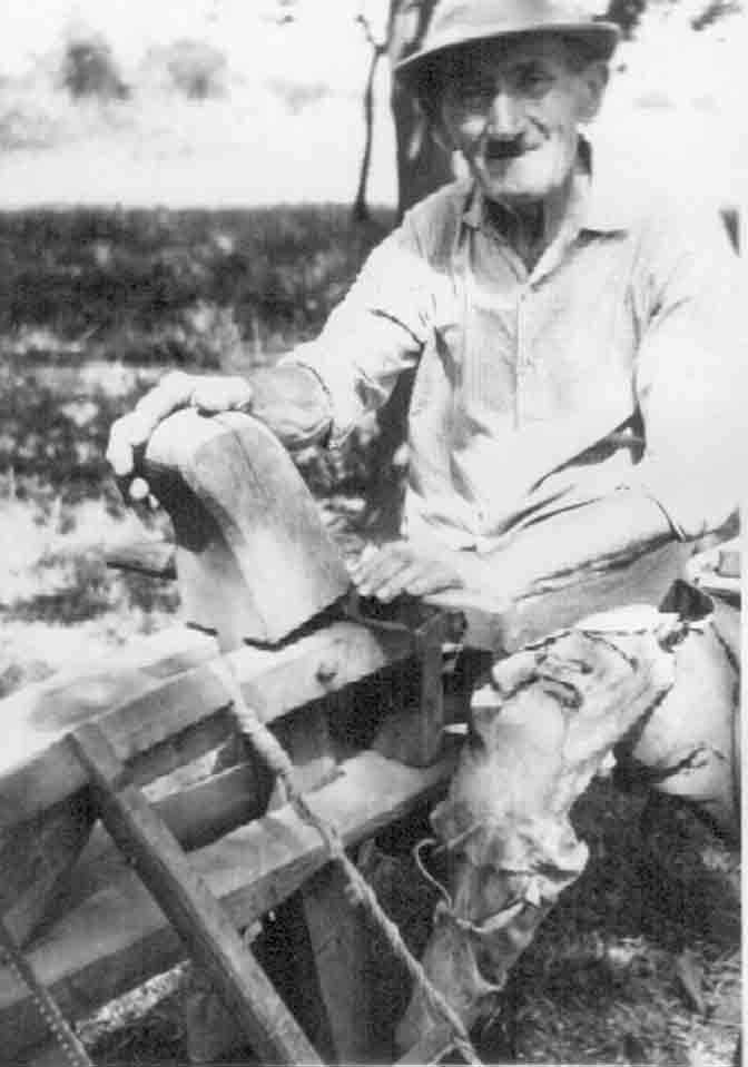 Patyi Farkas Lajos fúró-faragó parasztember a vonyószéken (Rippl-Rónai Múzeum CC BY-NC-ND)