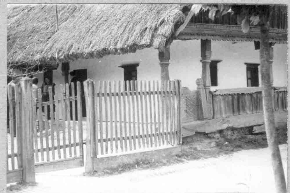 Pitarrészlet kerítéssel Zsobrák Józsefné házán (Rippl-Rónai Múzeum CC BY-NC-ND)