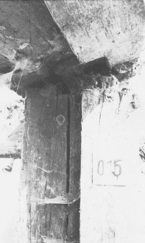 Présház bontása, kötőgerenda és oszlop csomóponti részlete nézet DK - ről (Rippl-Rónai Múzeum CC BY-NC-ND)