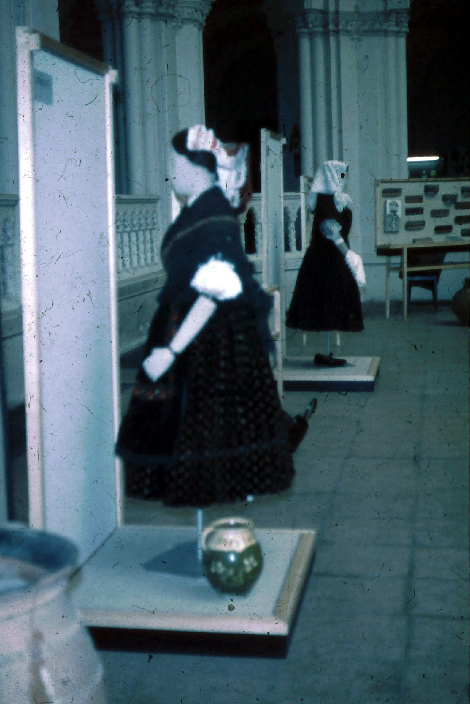 Somogyi hímzés kiállítás: Csurgónagymartoni menyecske (Rippl-Rónai Múzeum CC BY-NC-ND)