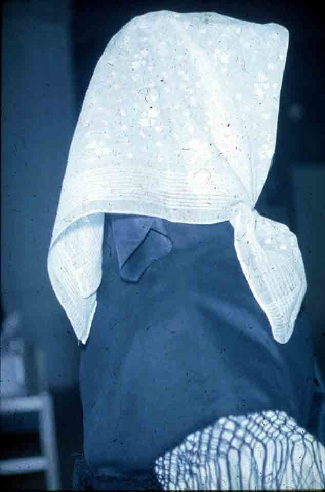 Somogyi hímzés kiállítás: Kutasi idős asszony viselete (Rippl-Rónai Múzeum CC BY-NC-ND)