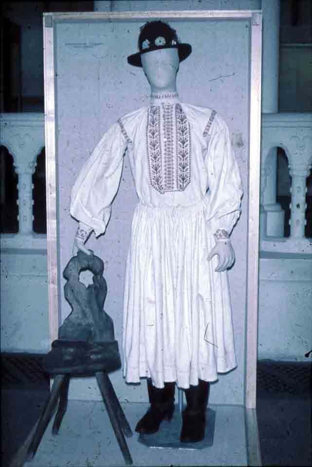 Somogyi hímzés kiállítás: Somogyegresi vőlegény (Rippl-Rónai Múzeum CC BY-NC-ND)