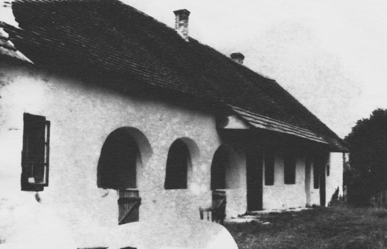 Szuloki lakóház és gazdasági épületek kb.1830 - ból Kossuth u.9. Szulok. (Rippl-Rónai Múzeum CC BY-NC-ND)