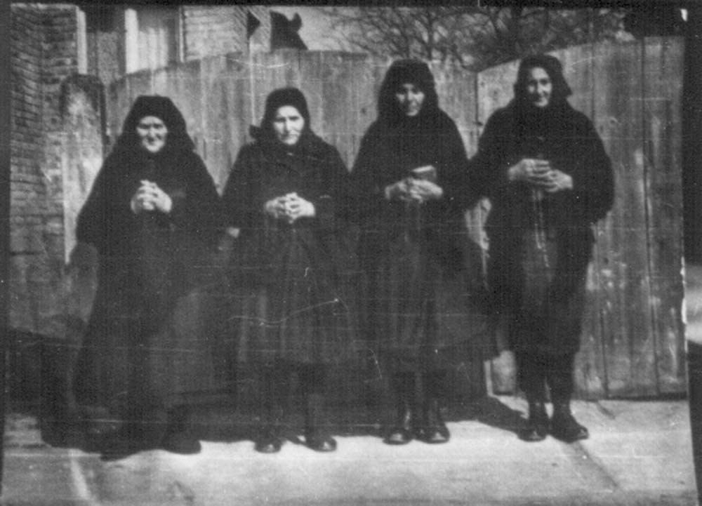 Templomból jövő öregasszonyok (Rippl-Rónai Múzeum CC BY-NC-ND)