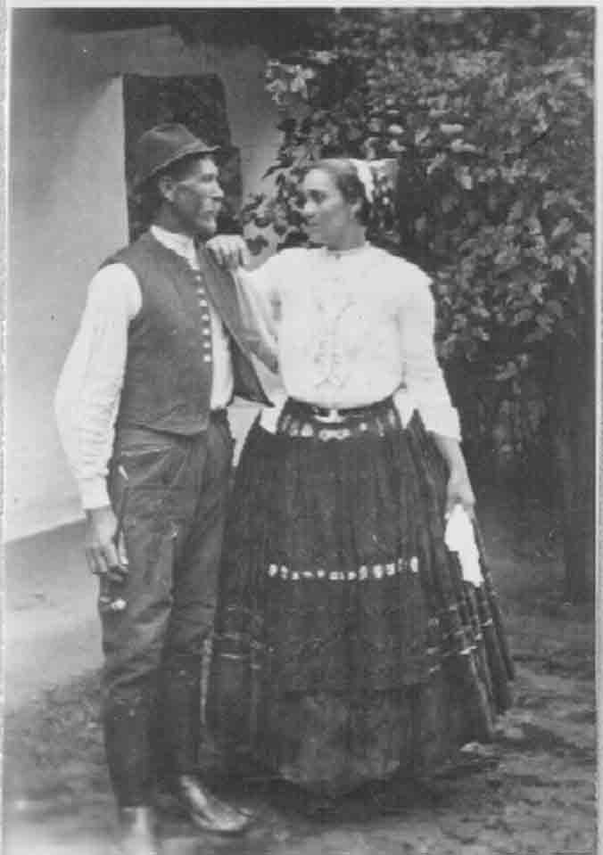 Törökkoppányi házaspár ünnepi viseletben (Rippl-Rónai Múzeum CC BY-NC-ND)