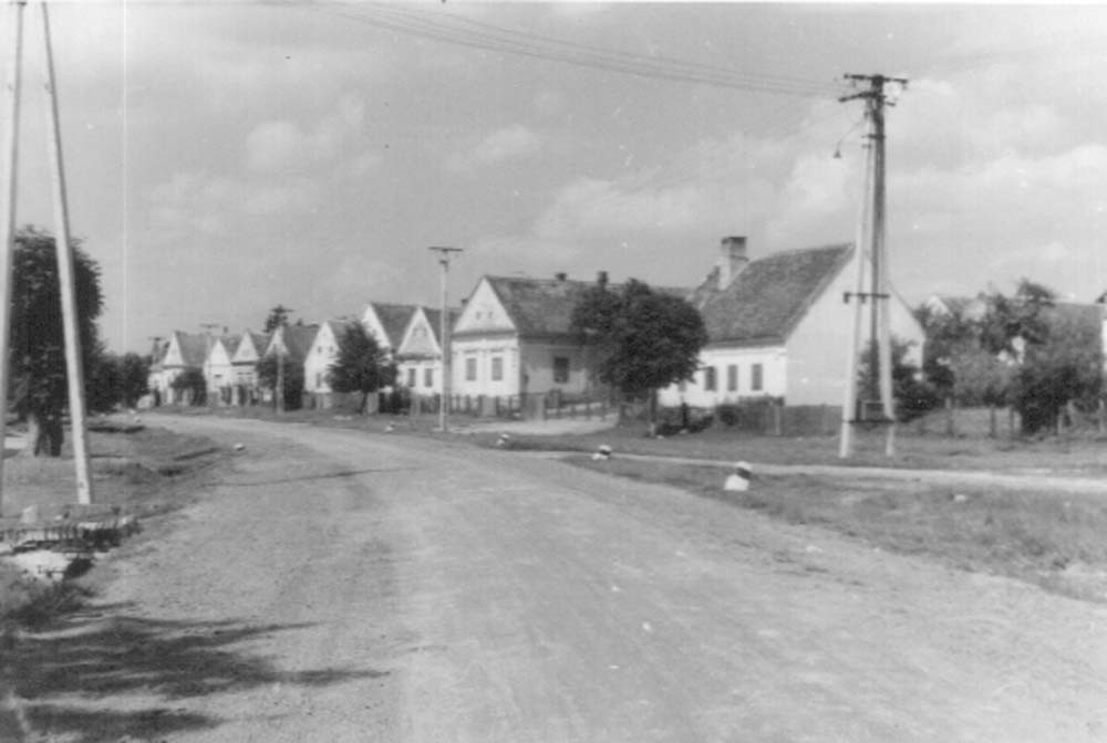 Utcarészlet, Kálmáncsa régi falurészlében (Rippl-Rónai Múzeum CC BY-NC-ND)