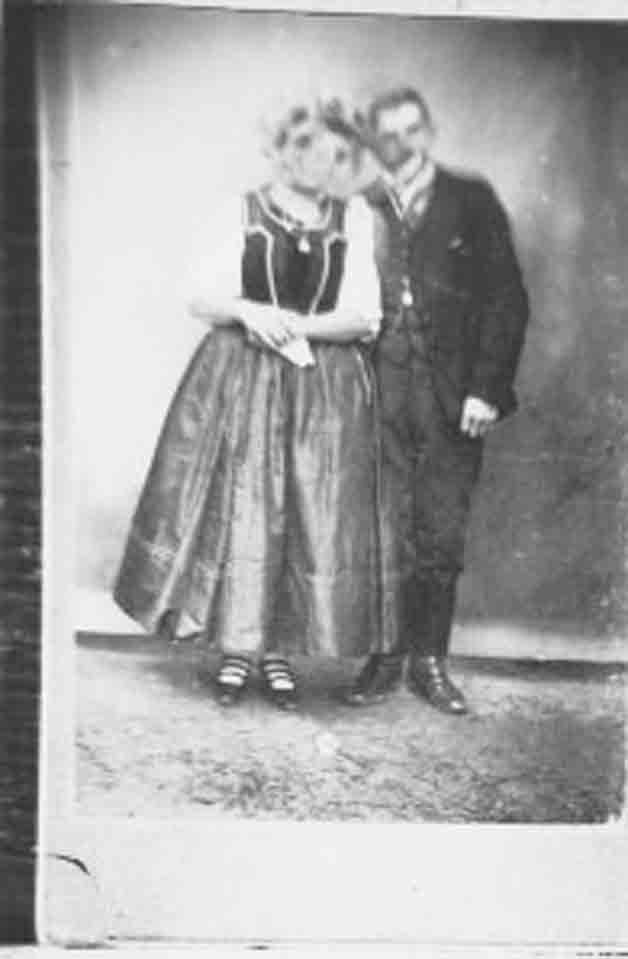 Visontai pár 1910-ből (Rippl-Rónai Múzeum CC BY-NC-ND)