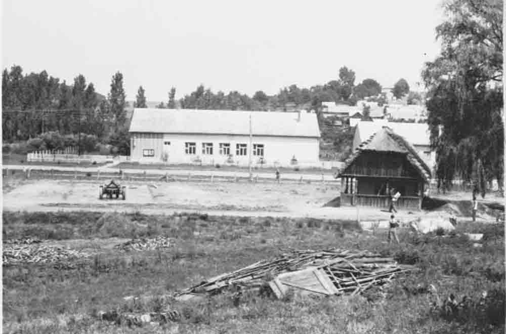 Az áttelepített rinyakovácsi lakóház újjáépítés után (Rippl-Rónai Múzeum CC BY-NC-ND)