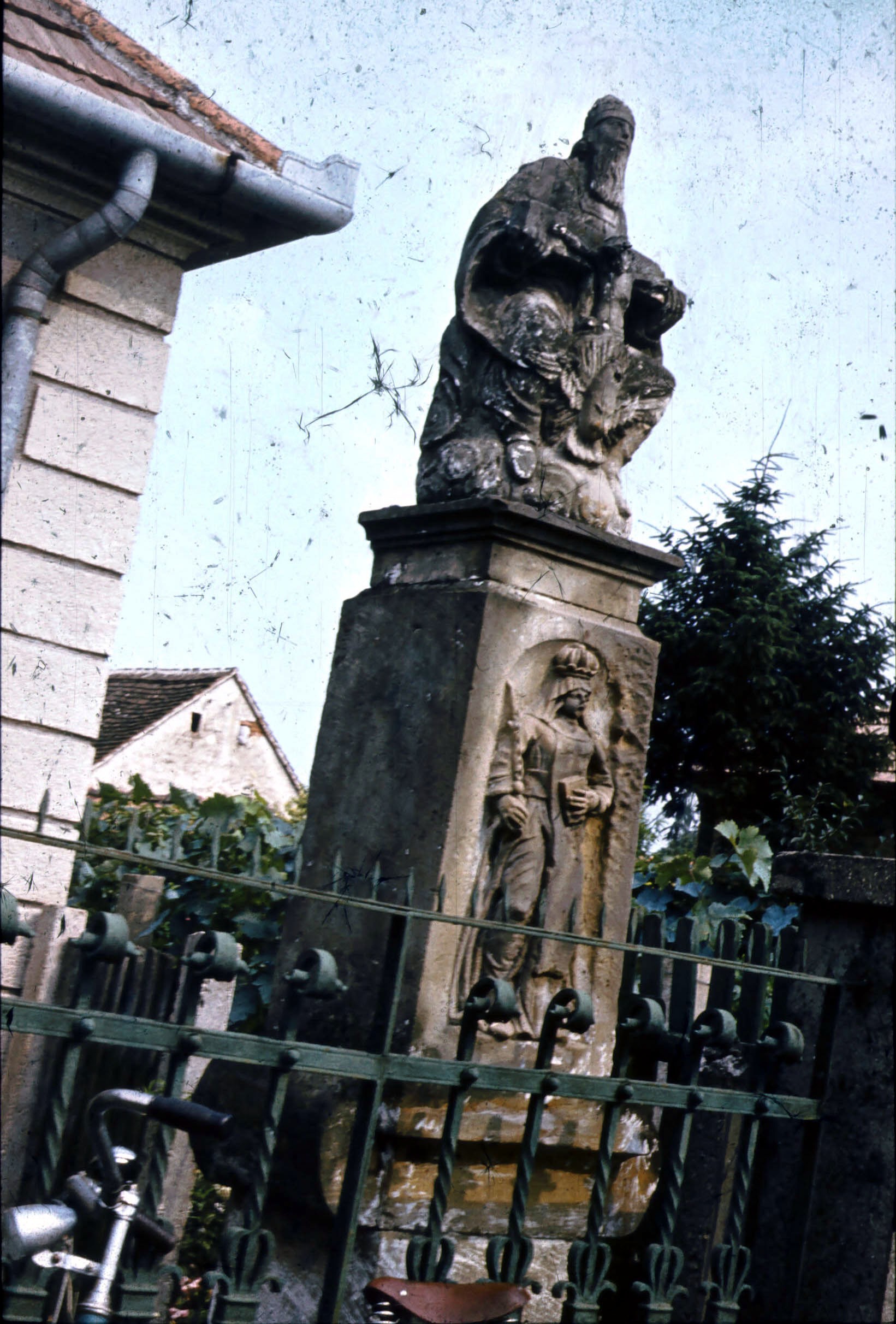 Balatonszentgyörgy, Csillagvár utca 40. sz. ház előtti szobor (Rippl-Rónai Múzeum CC BY-NC-ND)