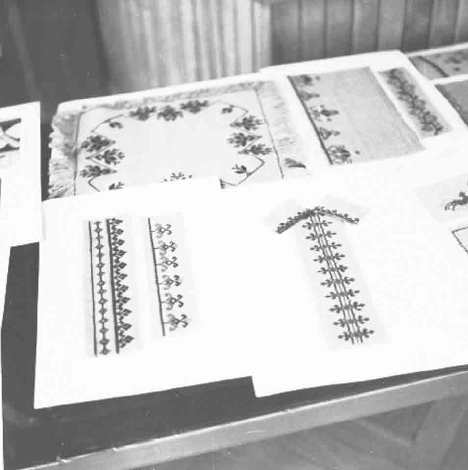 Hímzésdarabok az 1977. évi önkéntes néprajzi gyűjtőpályázatból (Rippl-Rónai Múzeum CC BY-NC-ND)