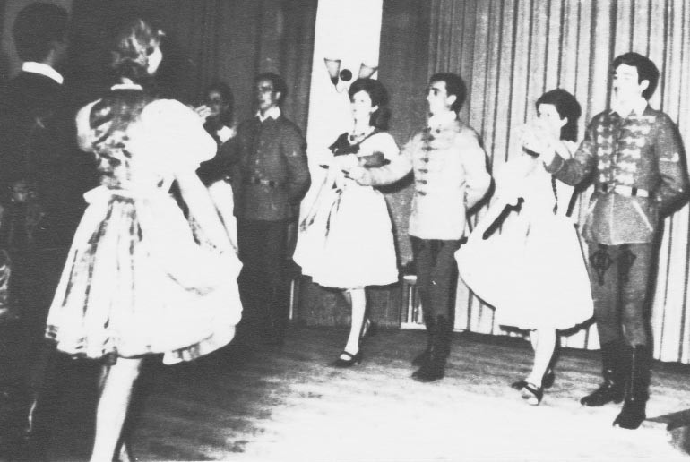 Párostánc. Siófoki ÁFÉSZ táncegyüttes anyaga. Együd Árpád hagyatéka (Rippl-Rónai Múzeum CC BY-NC-ND)