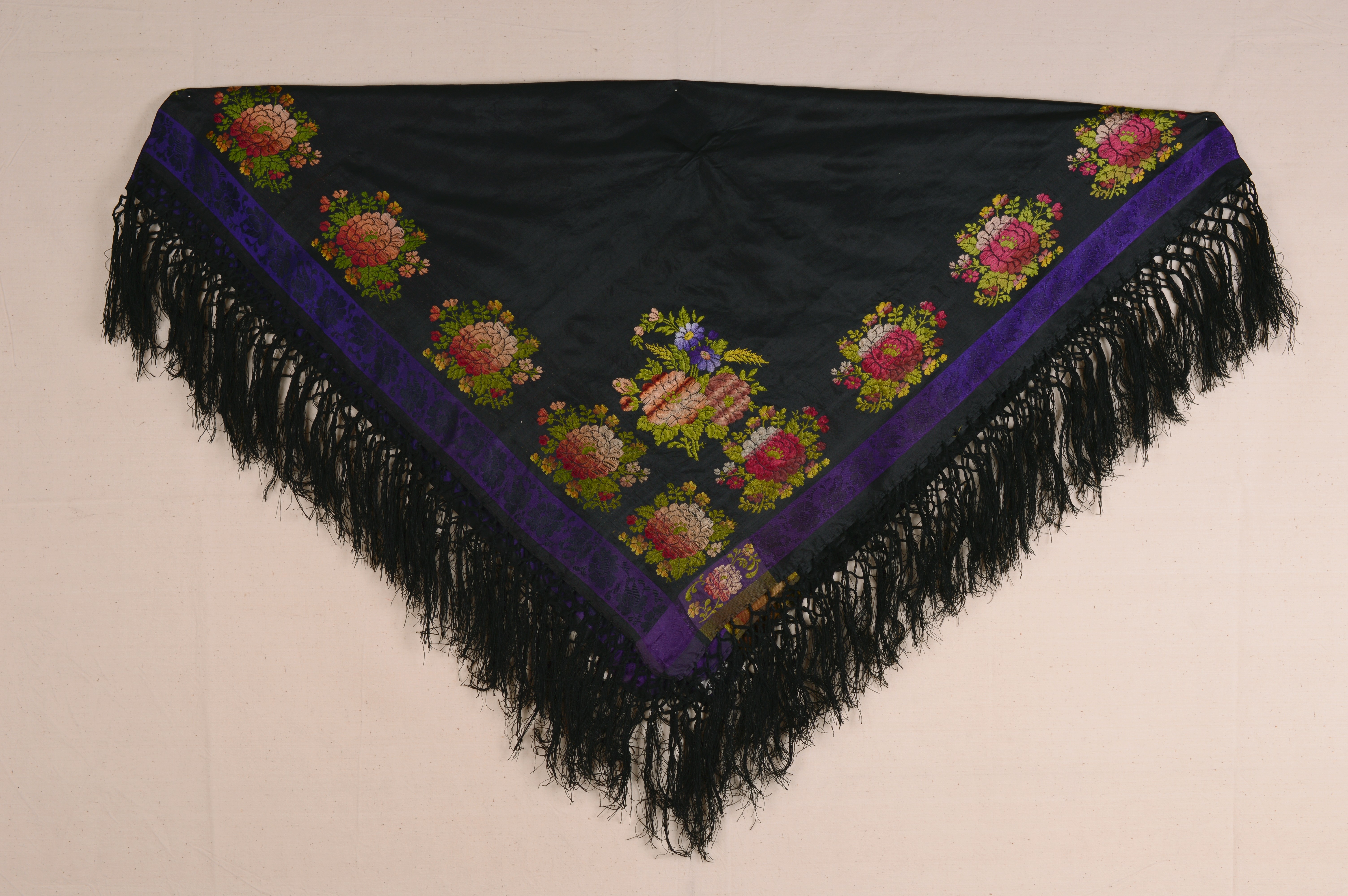 selyemkendő fejkendő (Rippl-Rónai Múzeum CC BY-NC-ND)