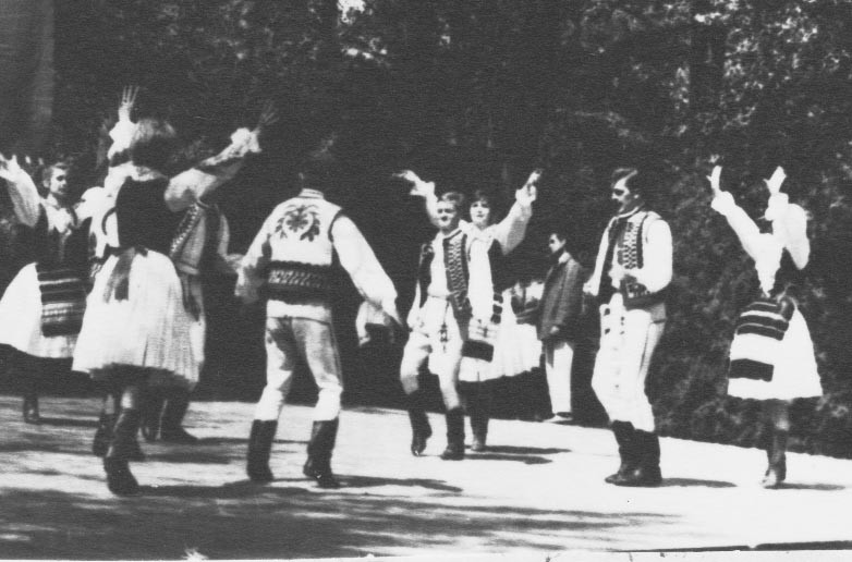 Tánccsoport. Siófoki ÁFÉSZ táncegyüttes. Együd Árpád hagyaték (Rippl-Rónai Múzeum CC BY-NC-ND)