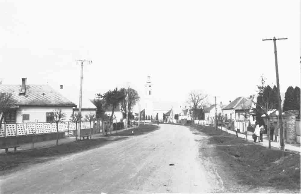 Petőfi utca a református templommal (Rippl-Rónai Múzeum CC BY-NC-ND)