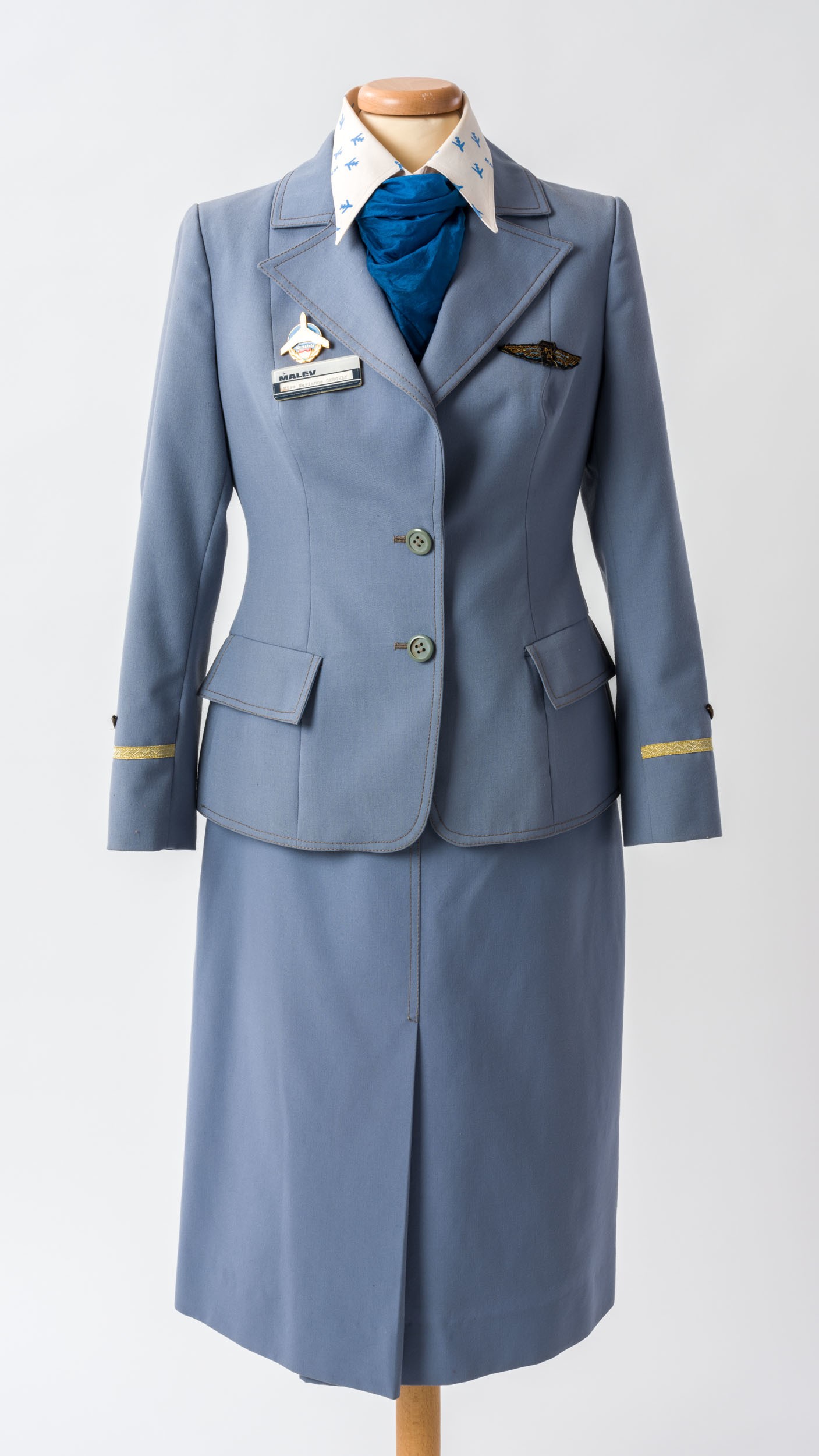MALÉV Stewardess kosztüm (Nagyatádi Kulturális és Sport Központ - Városi Múzeum CC BY-NC-SA)