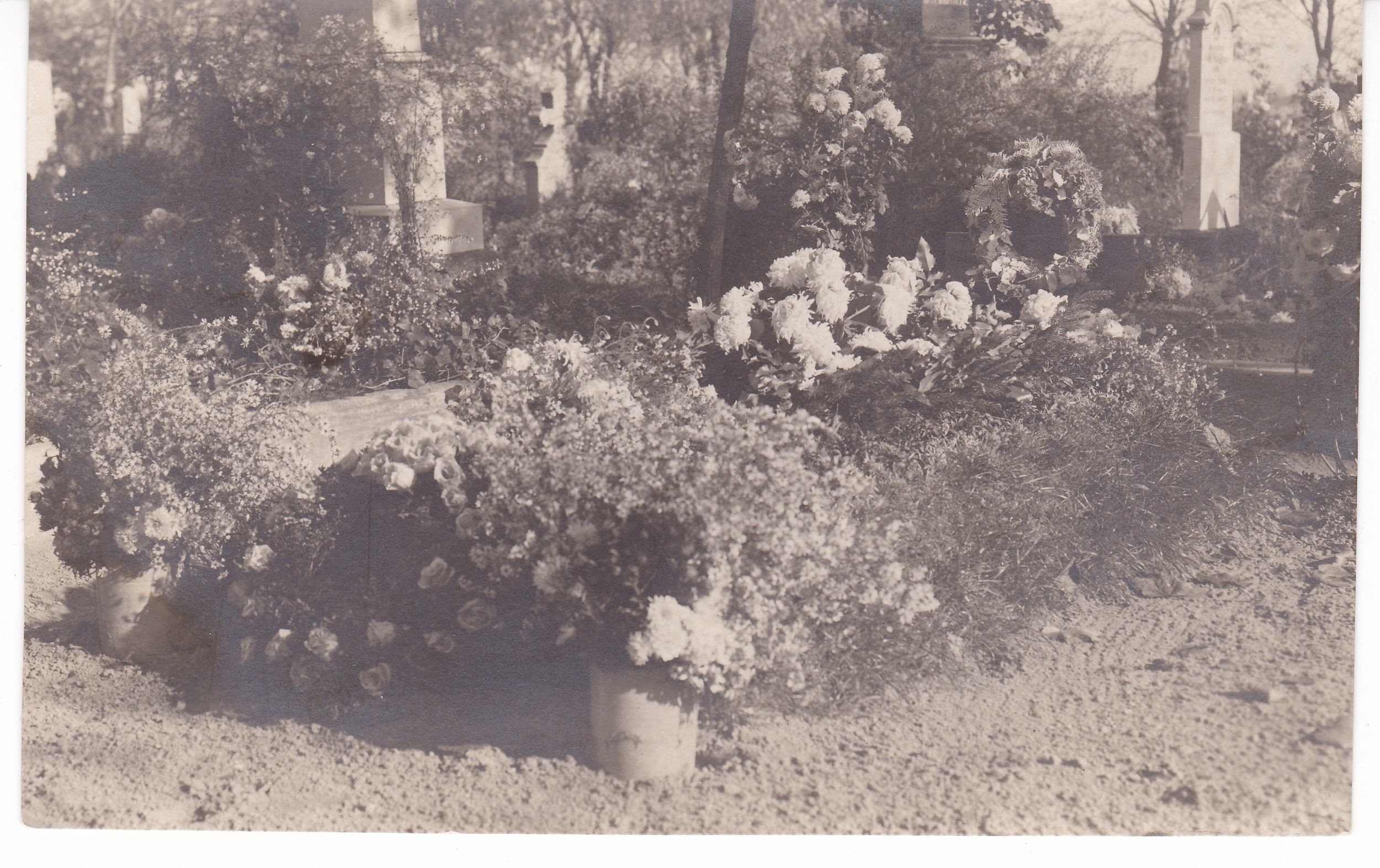 Rippl-Rónai József sírja egy évvel halála után, 1929 novemberében, AD_2576 (Rippl-Rónai Múzeum CC BY-NC-SA)