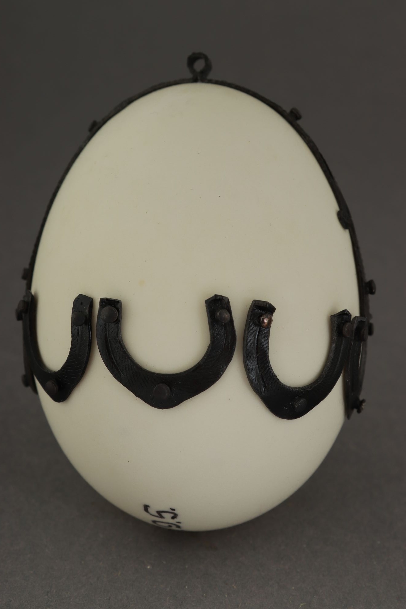 Patkolt tojás"patkósoros" (Rippl-Rónai Múzeum CC BY-NC-SA)