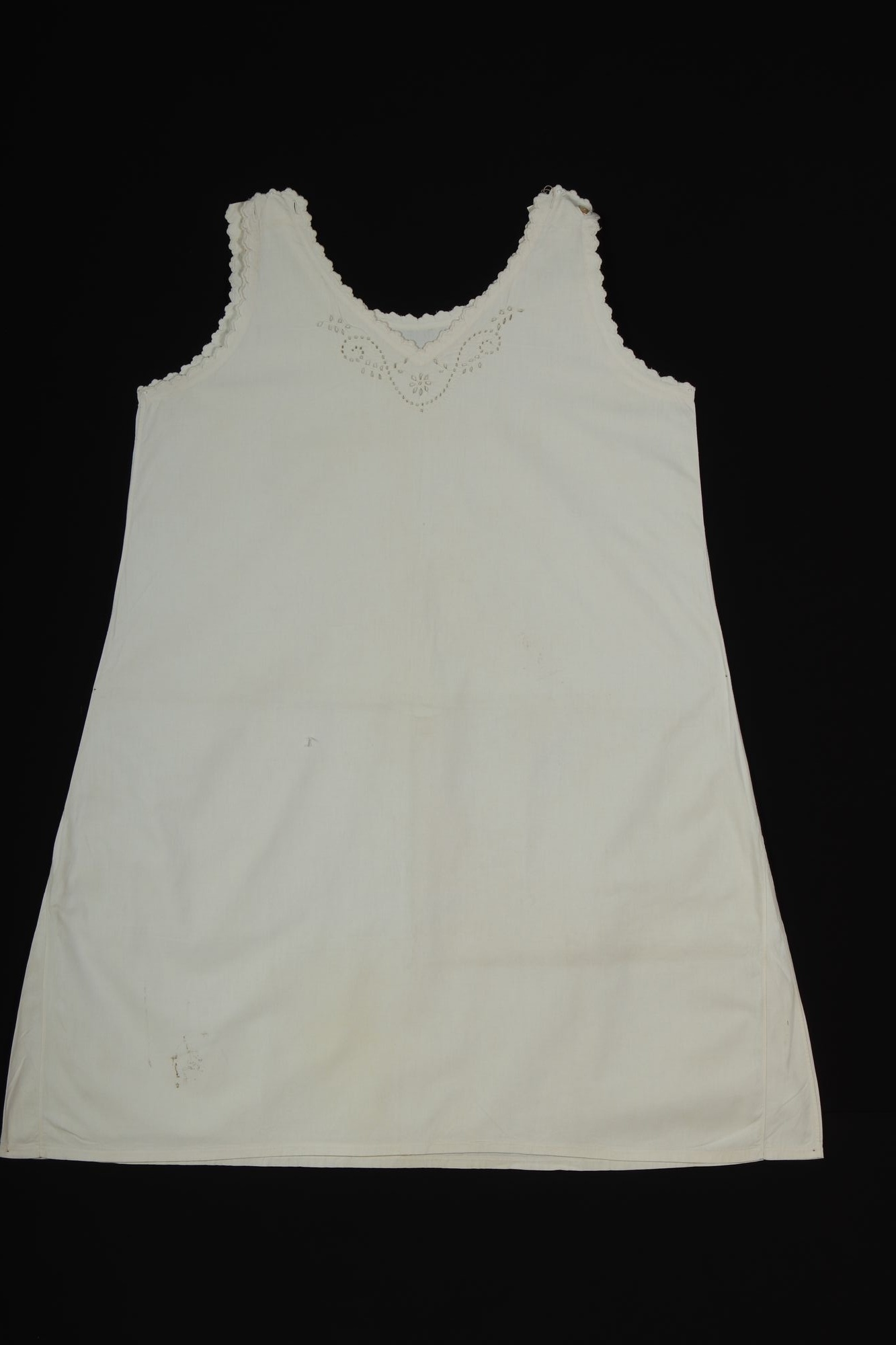 "Kombiné" alsó testi ruha (Rippl-Rónai Múzeum CC BY-NC-SA)