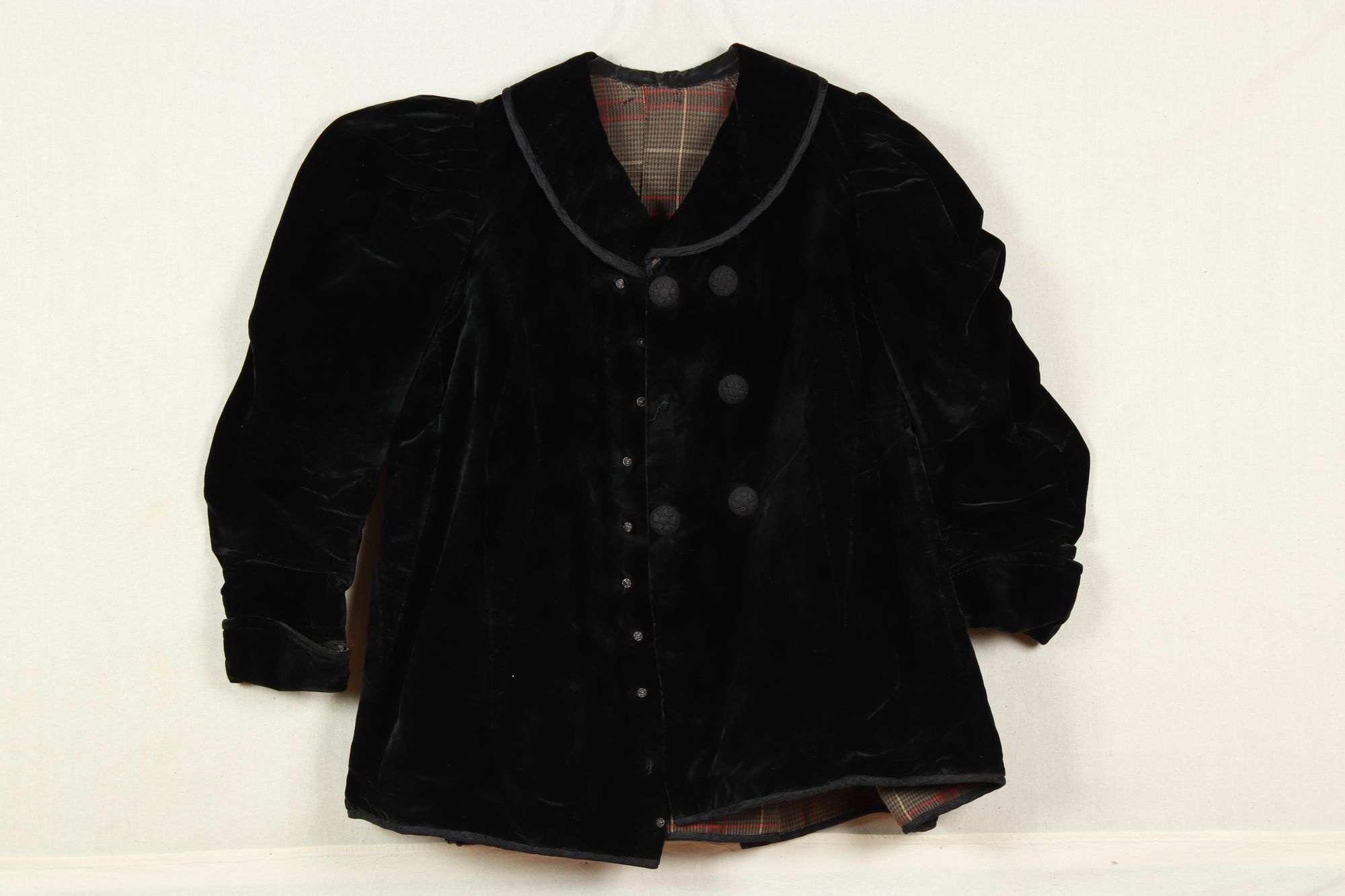 "Plüss" kabát (Rippl-Rónai Múzeum CC BY-NC-SA)