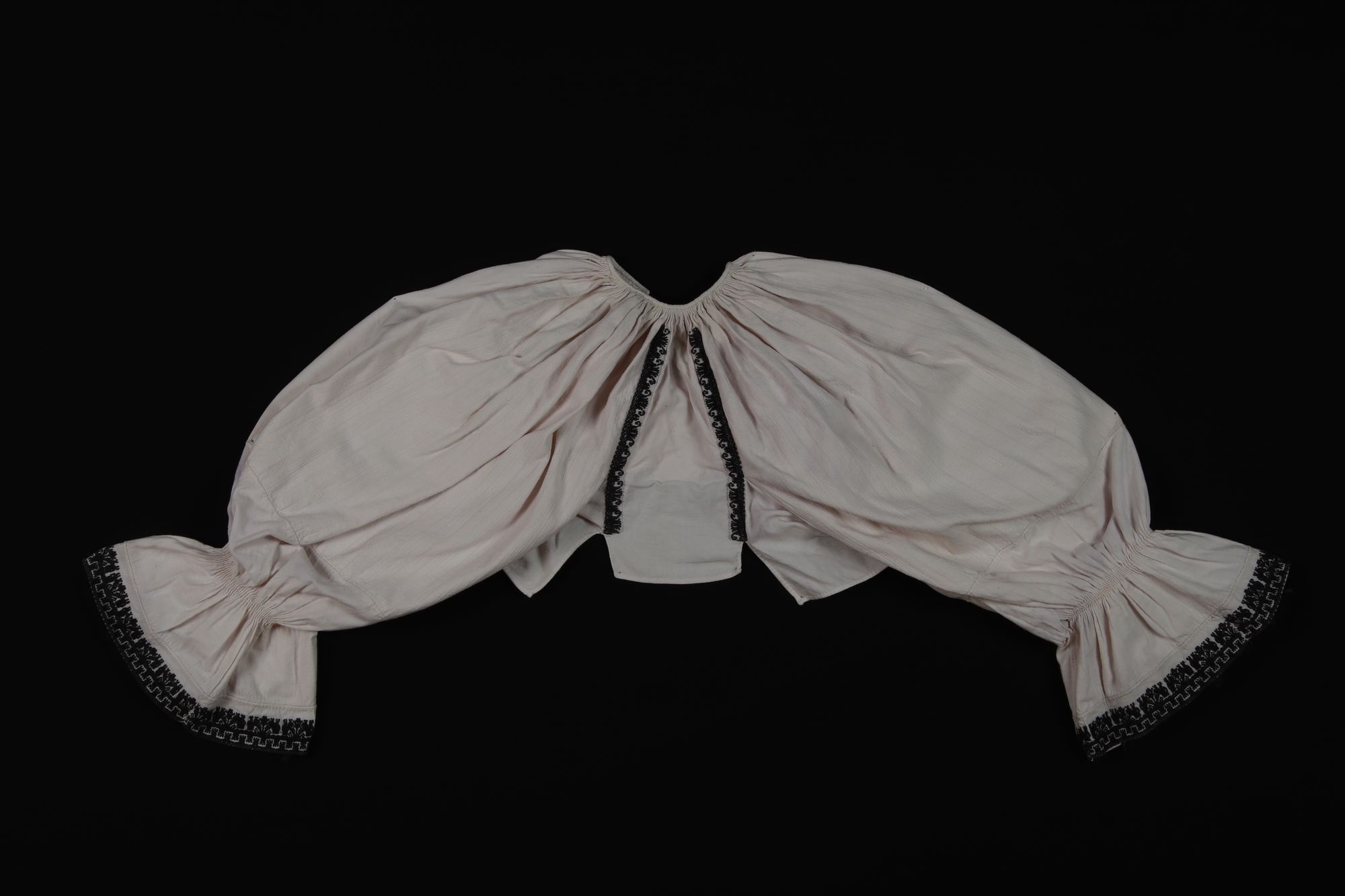 Női ing "rukávé" (Rippl-Rónai Múzeum CC BY-NC-SA)