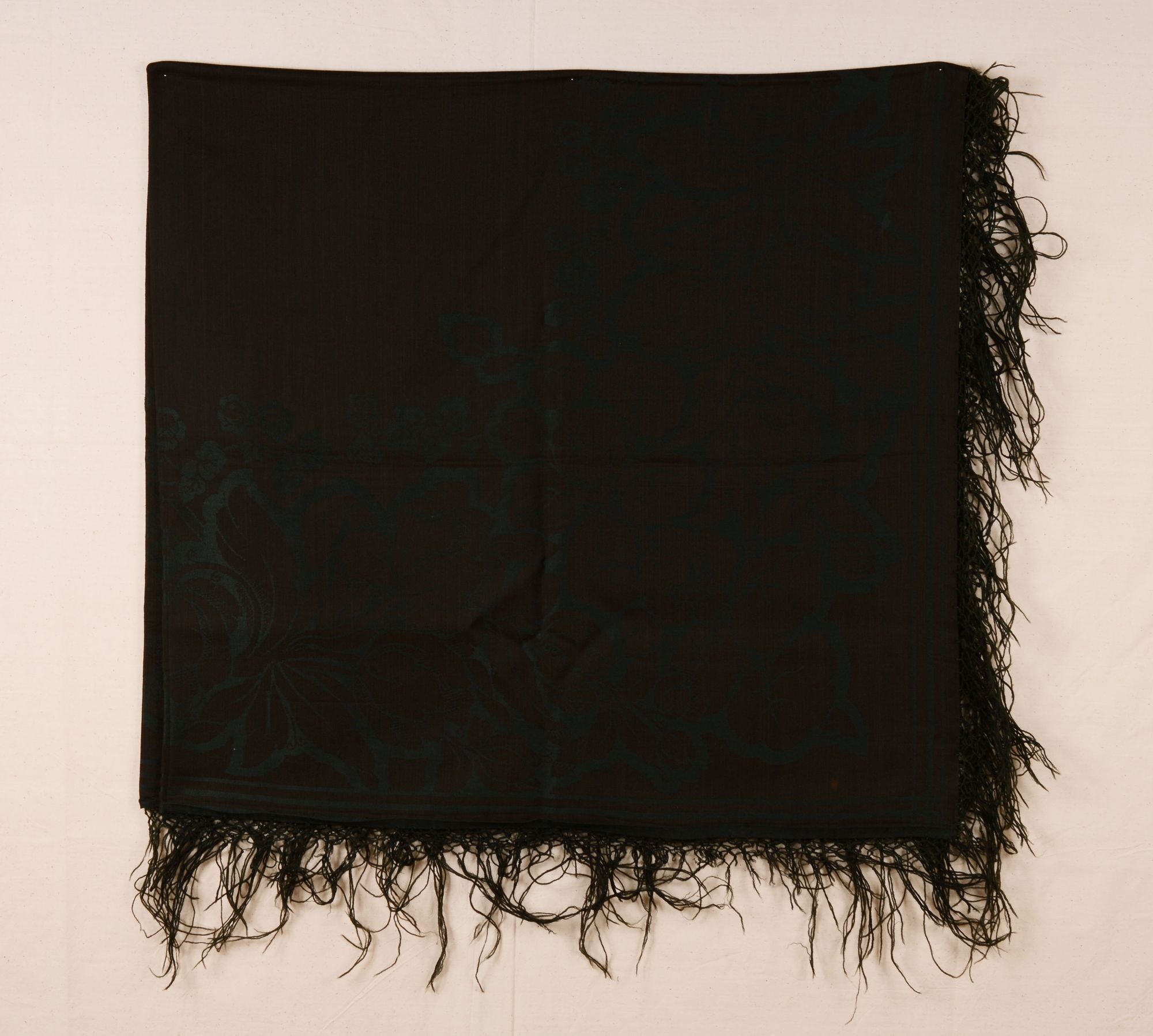 "Halottas selyemkendő" abrosz (Rippl-Rónai Múzeum CC BY-NC-SA)