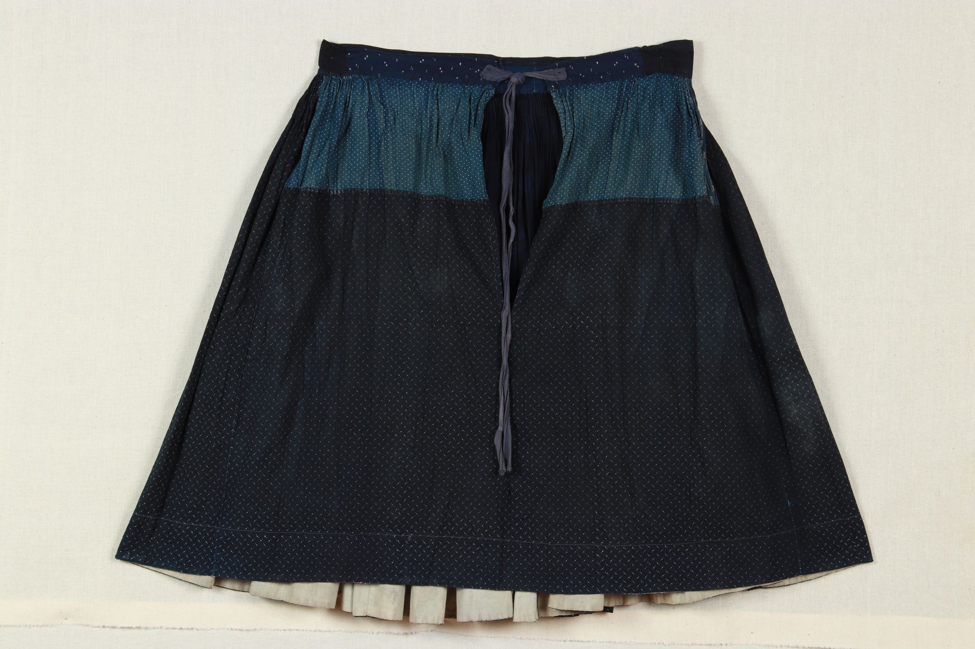 "Kékföstő szoknya" hétköznapra (Rippl-Rónai Múzeum CC BY-NC-SA)