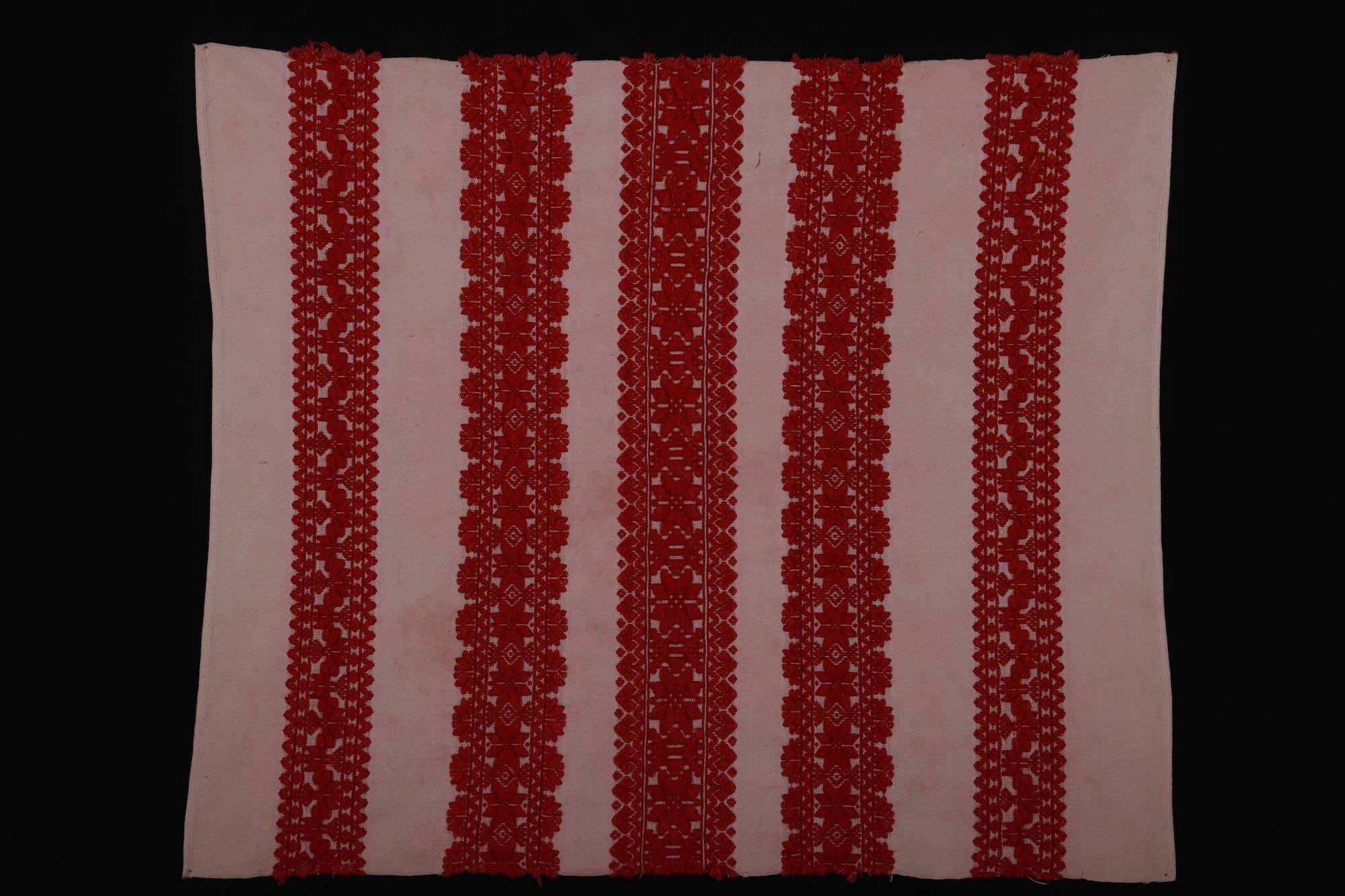 Vékatakaró ruha, dísztörlőruha (Rippl-Rónai Múzeum CC BY-NC-SA)