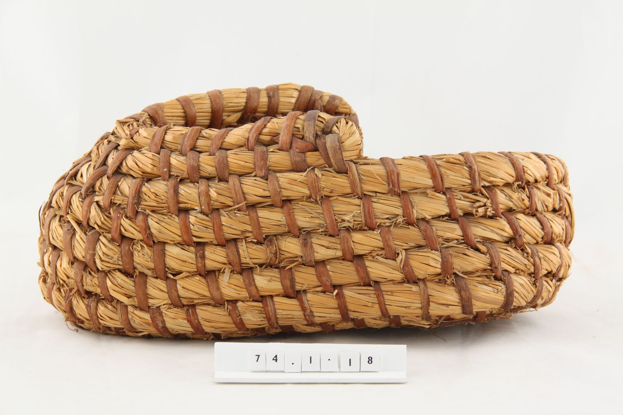 "Klumpa" szalmából, szobai mamusz (Rippl-Rónai Múzeum CC BY-NC-SA)