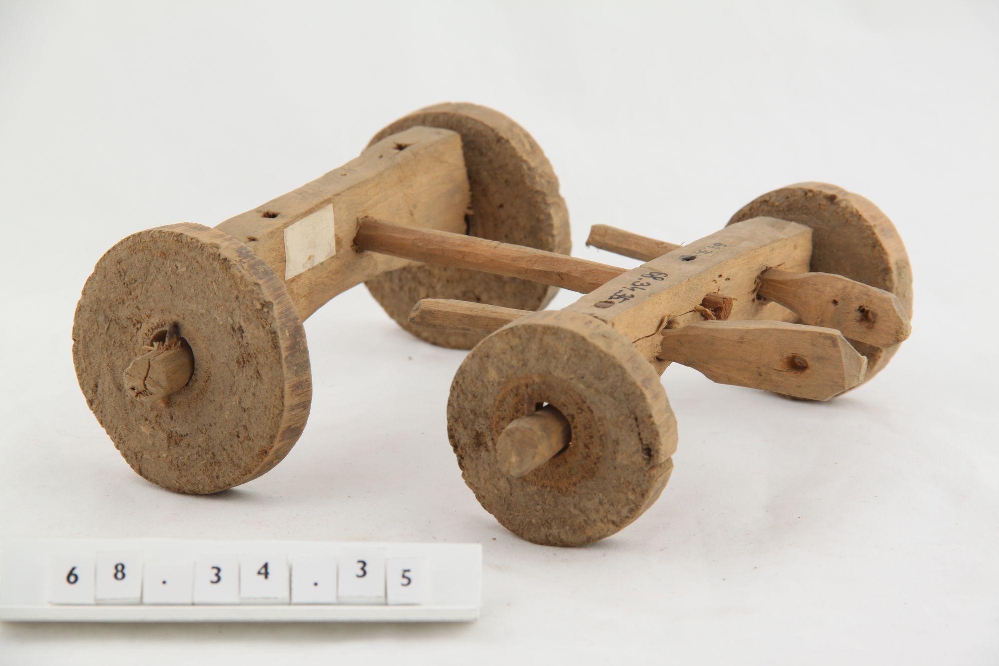 "Kocsi" gyerekjáték (Rippl-Rónai Múzeum CC BY-NC-SA)