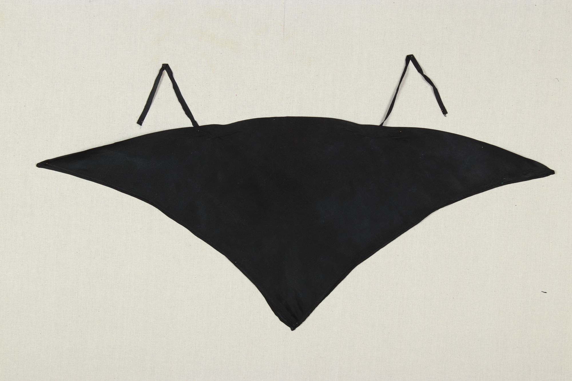 "hátrakötő",kendő (Rippl-Rónai Múzeum CC BY-NC-SA)