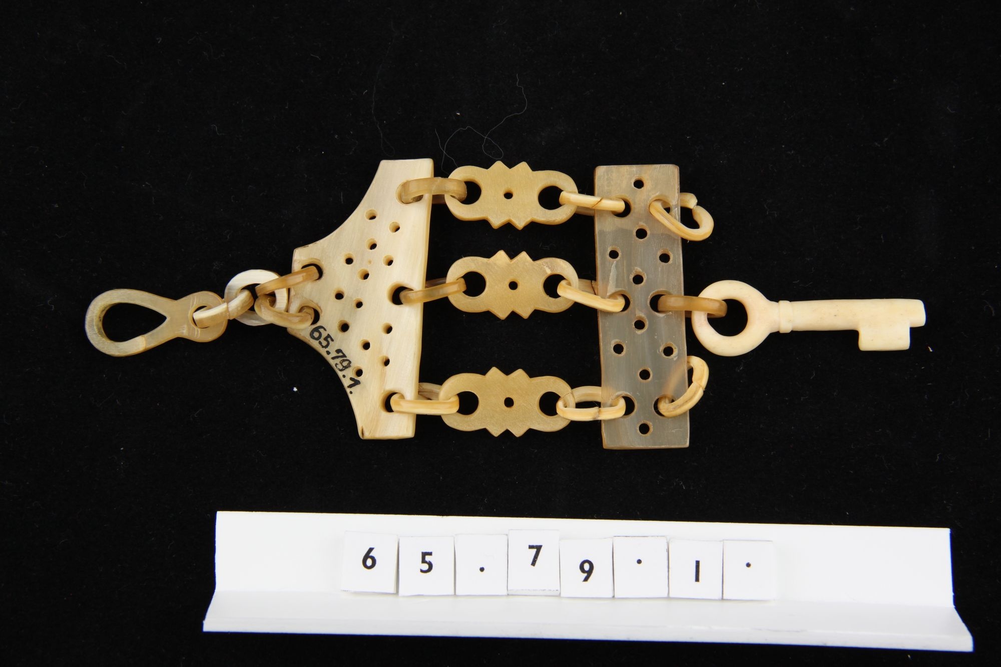 óralánc(kulcsos) (Rippl-Rónai Múzeum CC BY-NC-SA)