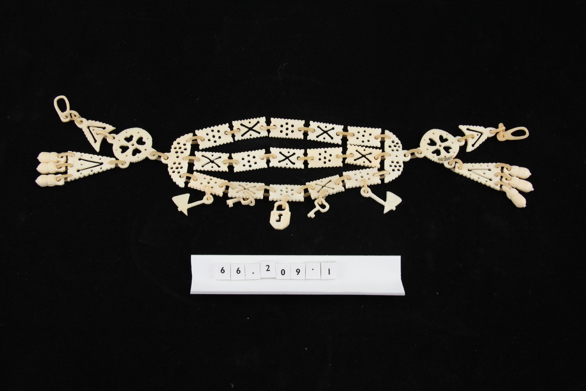 faragott óralánc (Rippl-Rónai Múzeum CC BY-NC-SA)