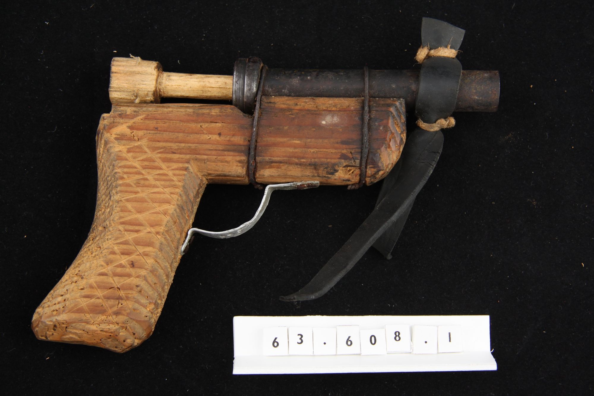 "revolver"gyerekjáték (Rippl-Rónai Múzeum CC BY-NC-SA)