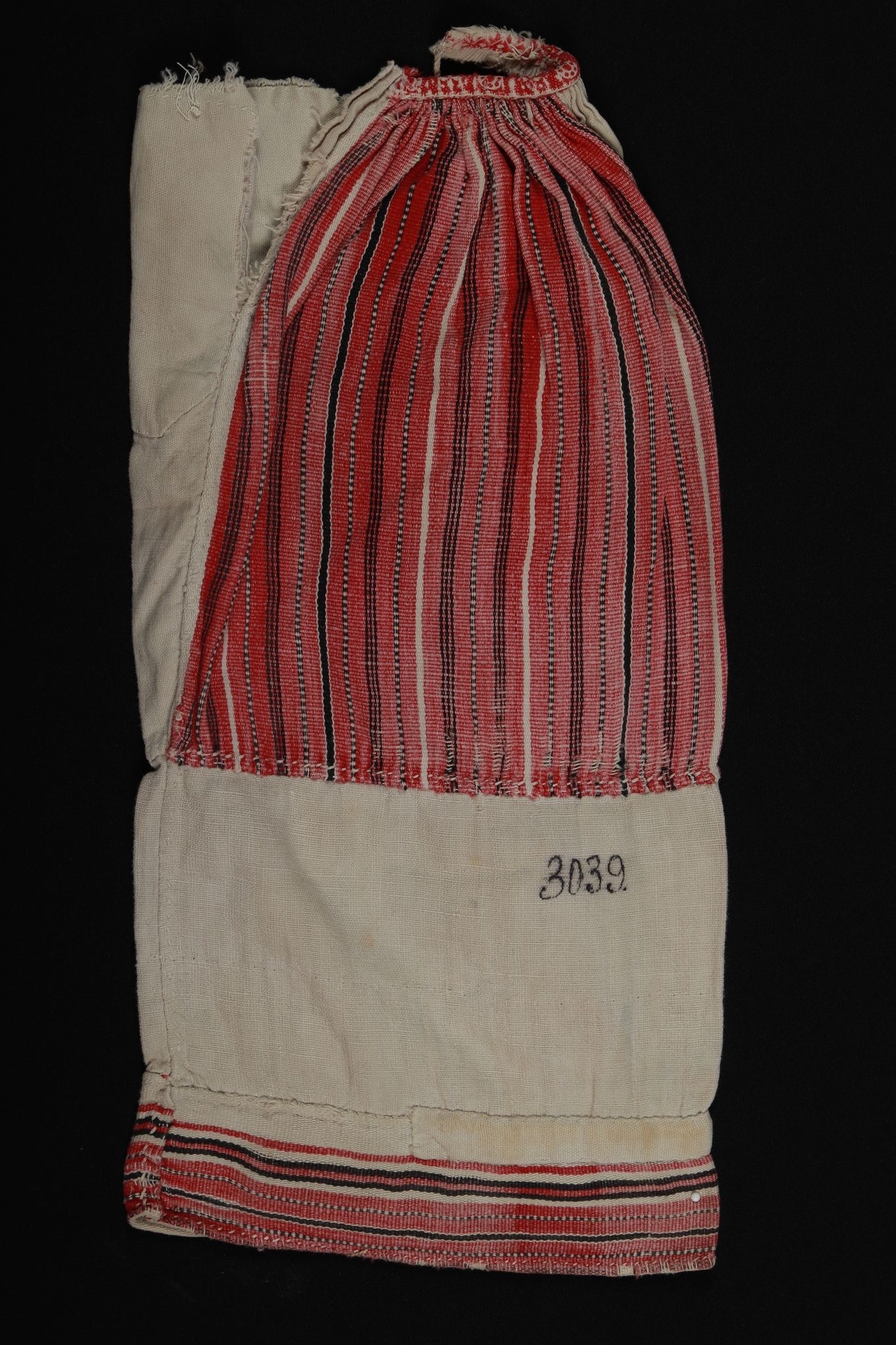 Női ingujjrészlet (Rippl-Rónai Múzeum CC BY-NC-SA)
