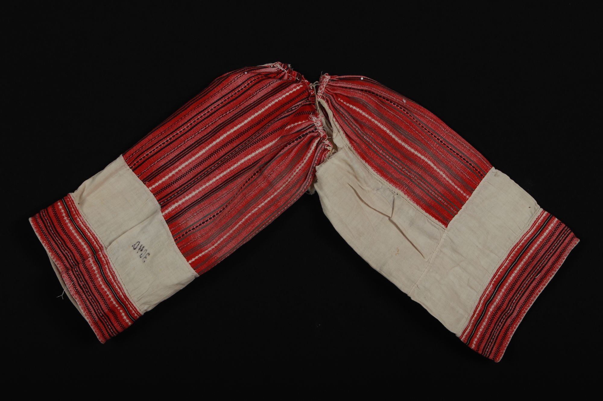 Női ingujjrészlet (Rippl-Rónai Múzeum CC BY-NC-SA)
