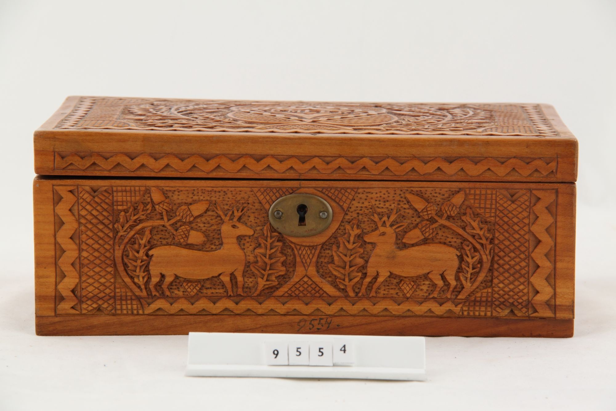 Faragott doboz (Rippl-Rónai Múzeum CC BY-NC-SA)