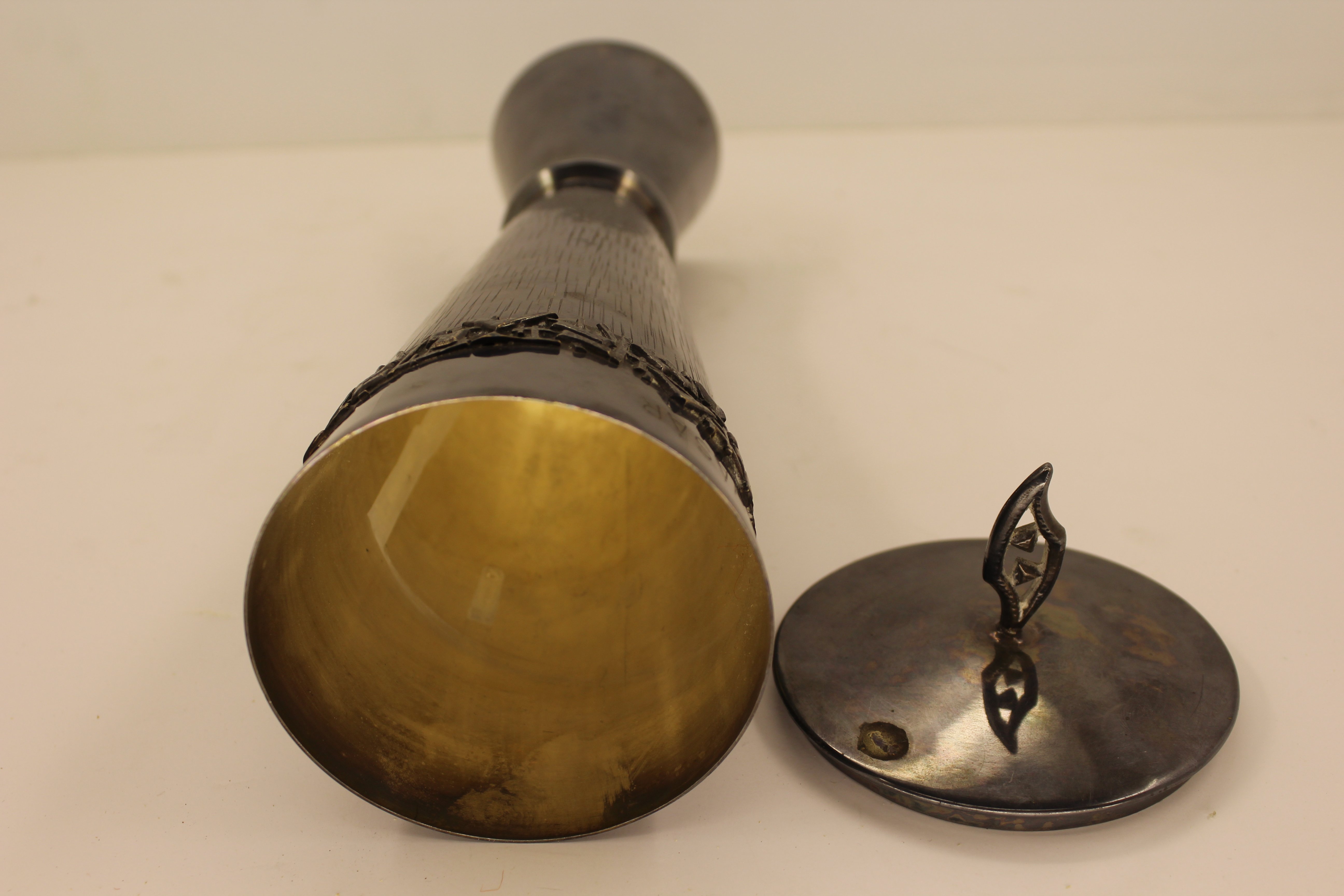 vásárdíj kupa fedője (Paksi Városi Múzeum - Paksi Képtár CC BY-NC-SA)