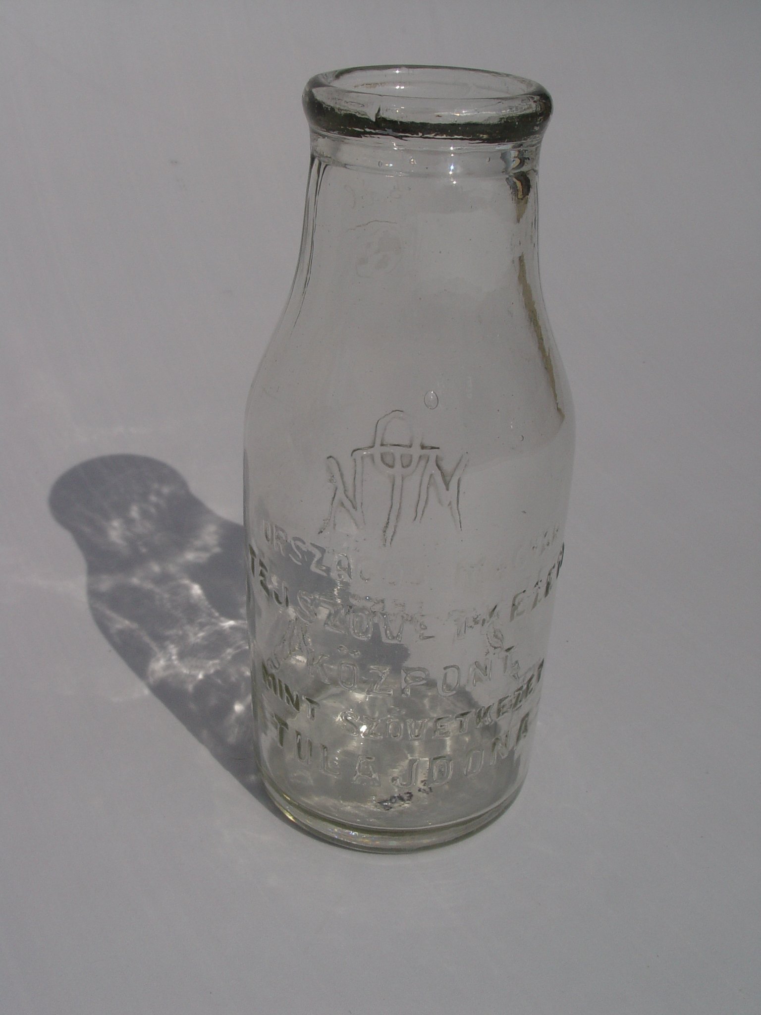 tejes üveg (Paksi Városi Múzeum - Paksi Képtár CC BY-NC-SA)